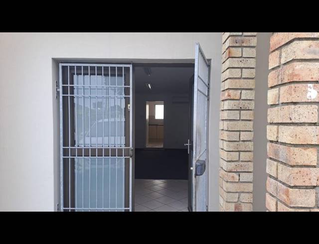 BUSINESS PROPERTY TO RENT IN NEWTON PARK
